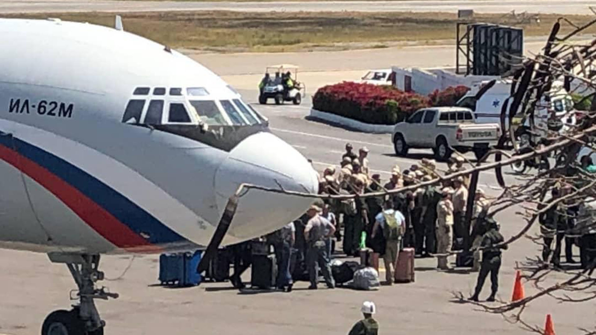Militares y mercenarios llegando al aeropuerto internacional de Caracas en los aviones rusos Il-62 y An-124, en 2019