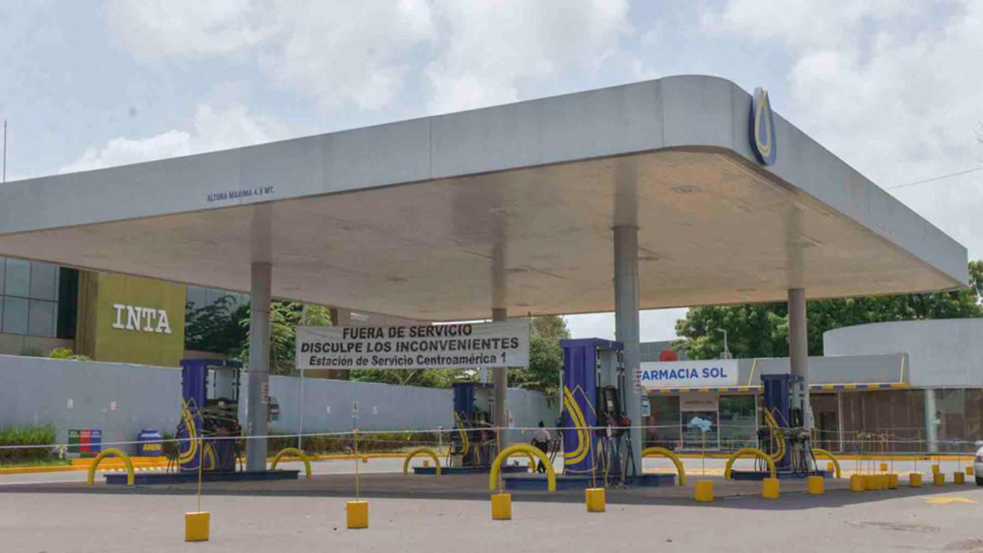 Las sanciones estadounidenses obligaron a cerrar las estaciones que antes manejaba la Distribuidora Nicaragüense de Petróleo (DNP), una empresa que fue estatal y sin explicación oficial pasó a manos privadas. (Foto La Prensa)