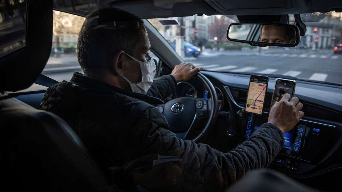 Prohibirían en Colombia aplicaciones de transporte como Uber y Cabify, según propuesta de la Superintendencia