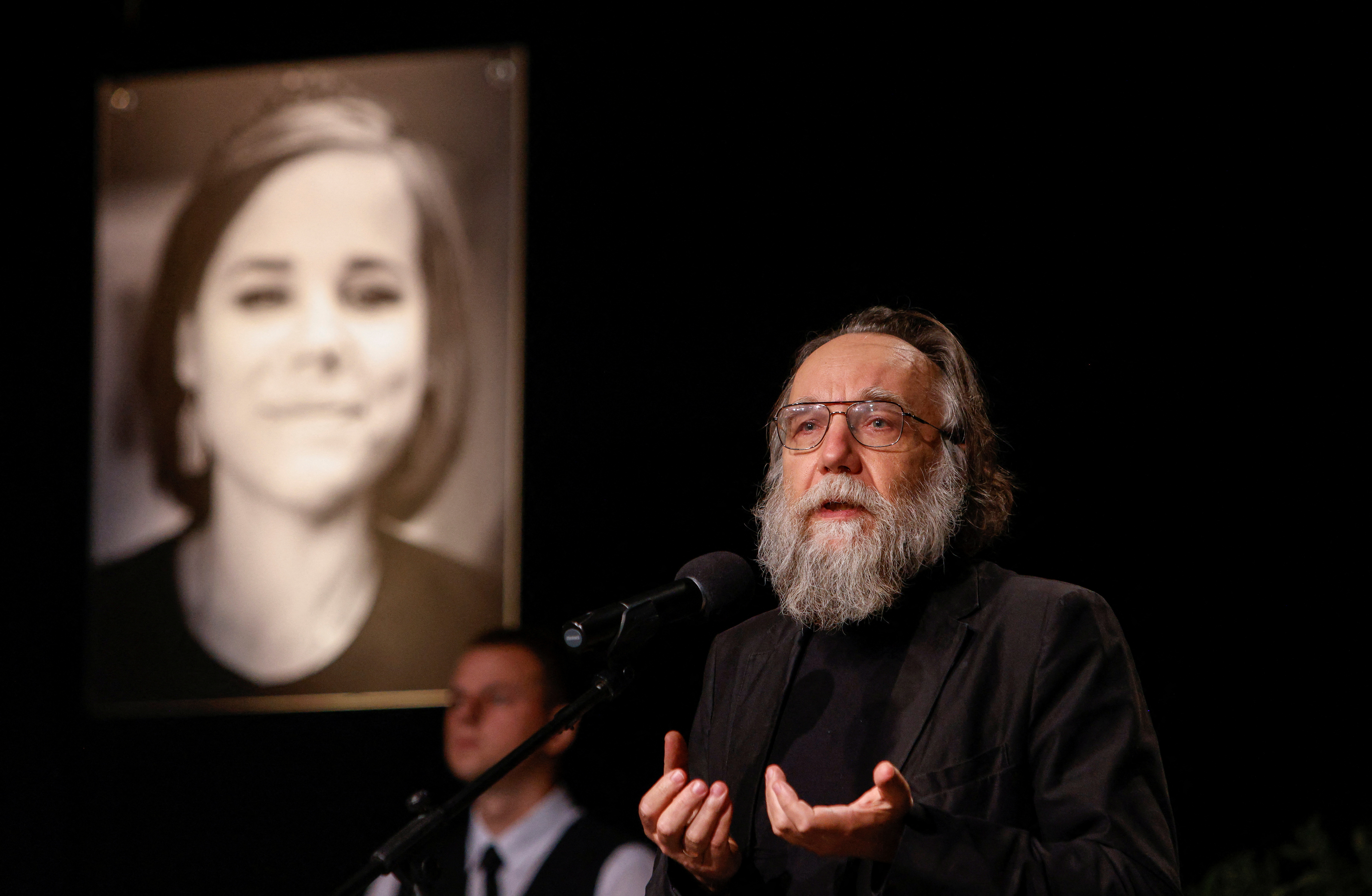 El politólogo nacionalista Alexander Dugin, padre de la víctima de un atentado (Reuters)