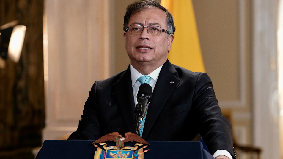 El mandatario planeteó la idea de la intervención de la CPI por una columna del exfiscal Eduardo Montealegre.