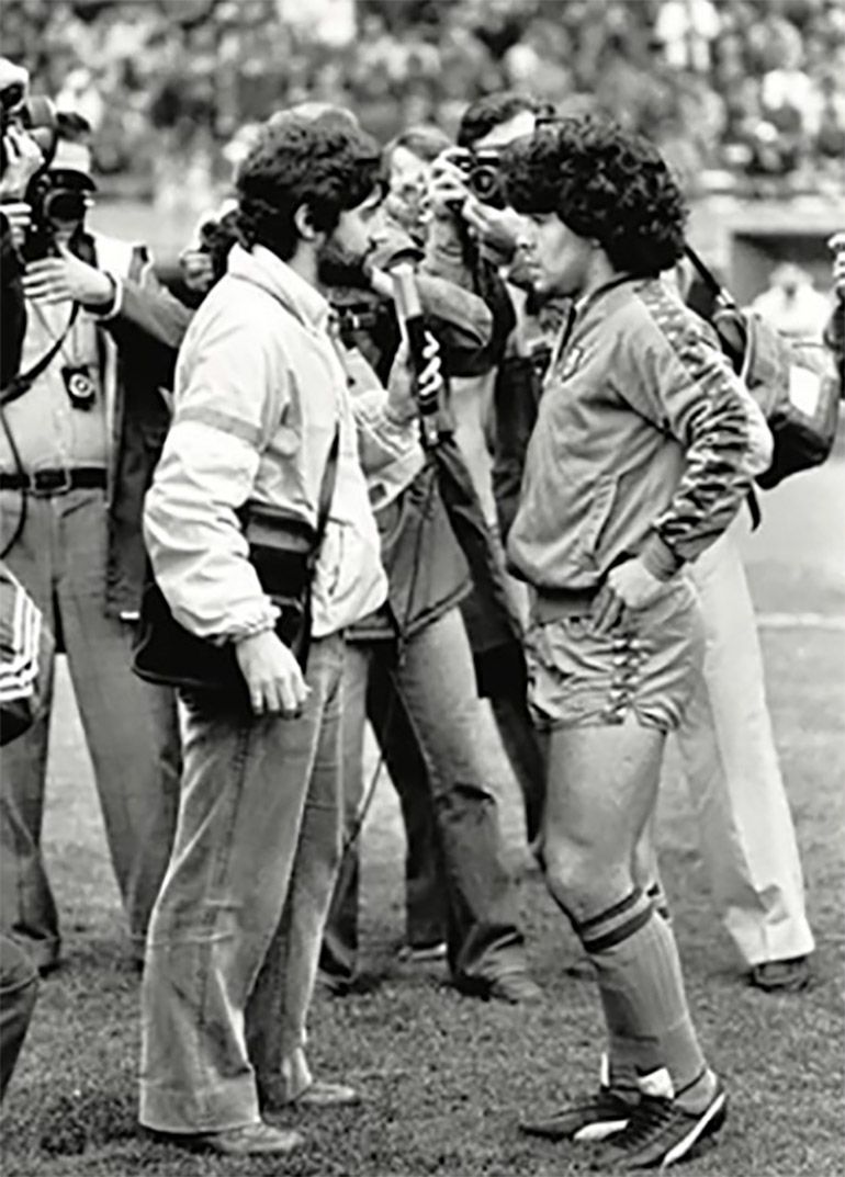 “Maradona” resume la vida del astro a través de sus fotos más icónicas realizadas por fotoperiodistas de Télam. Foto: Candelaria Lagos.