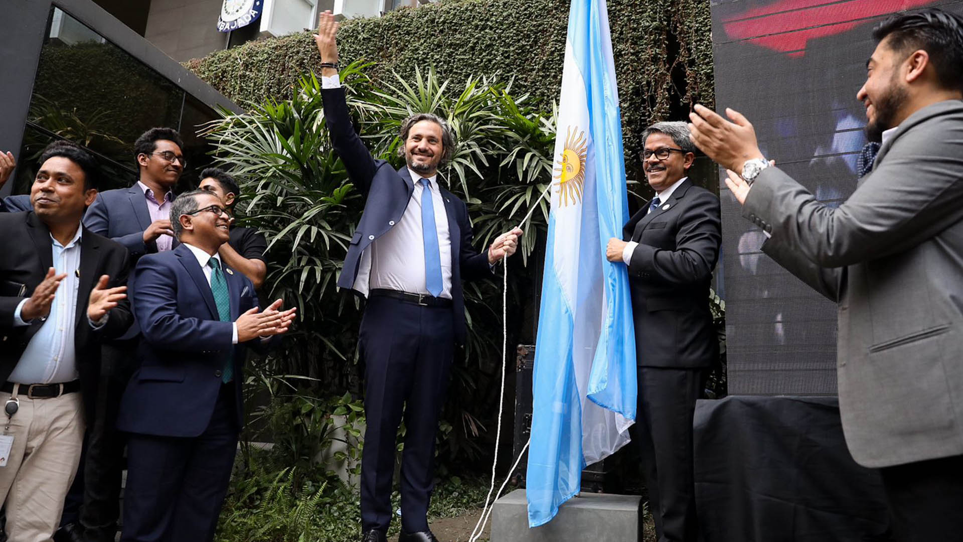 Santiago Cafiero: “Hay mucho amor hacia la Argentina de parte del pueblo de Bangladesh, es muy emocionante”