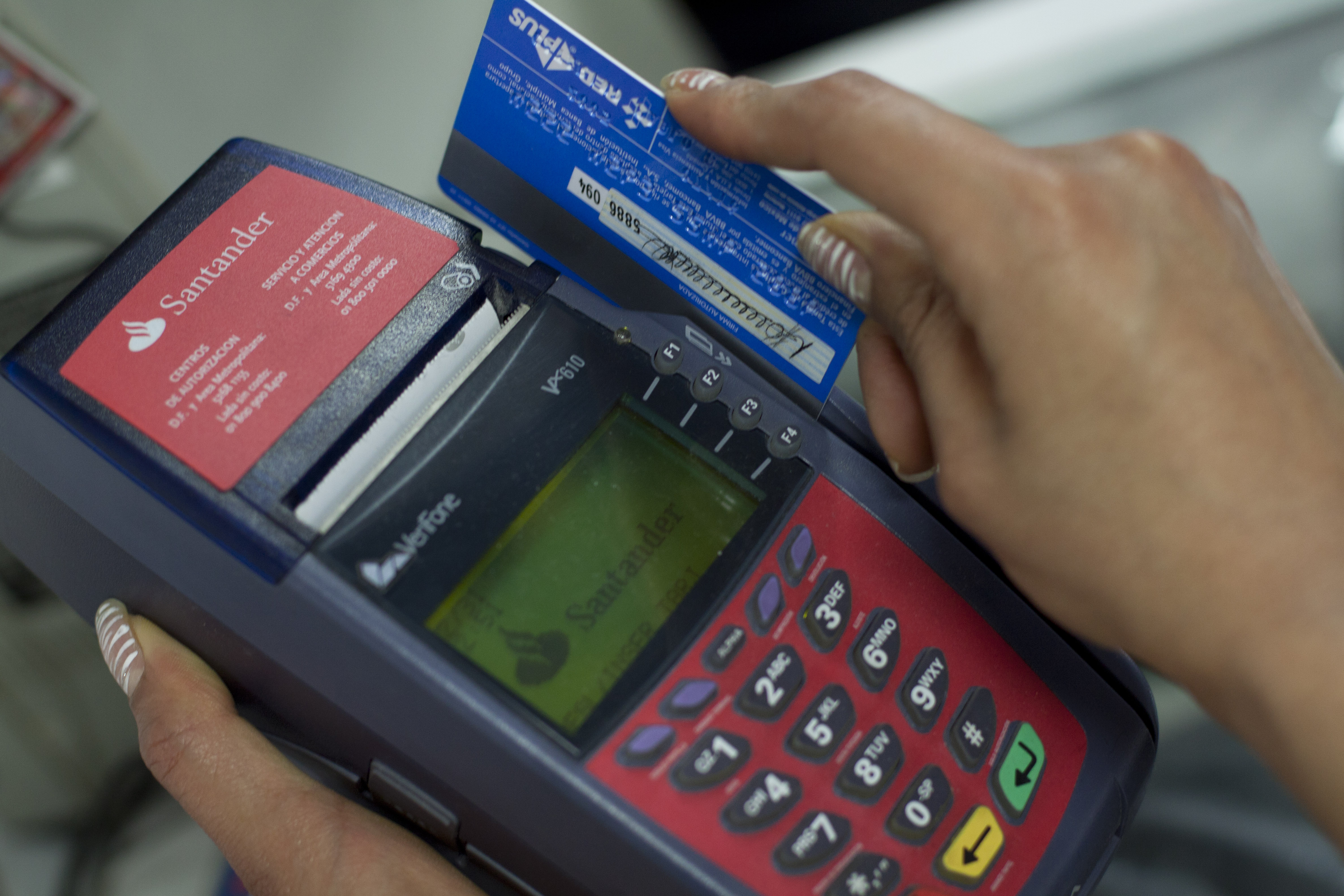 El uso de tarjetas debe ser utilizado con responsabilidad para evitar fraudes y robo de datos (Foto: Moisés Pablo/cuartoscuro.com) 
