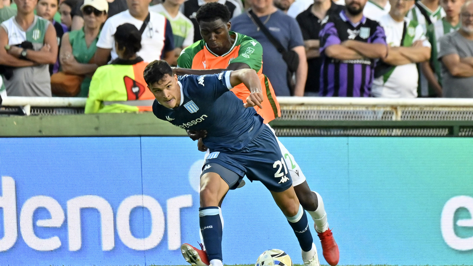 La crisis de las perfumerías en Argentina deja 700 locales cerrados