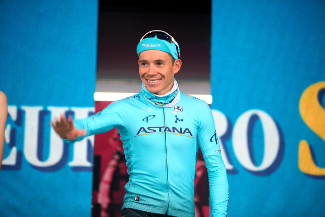 Miguel Ángel López quedó tercero en el podio de la Vuelta a Burgos 2022. Foto: Colprensa/Filiberto Rojas