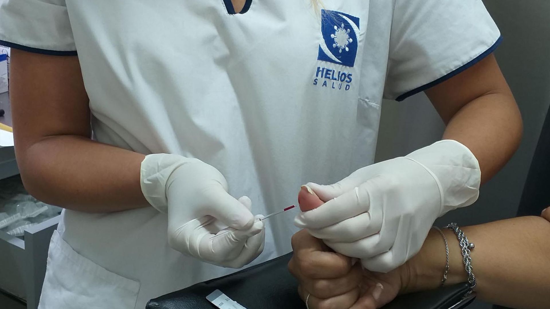 Test rápido de VIH (Crédito: Prensa Helios Salud)