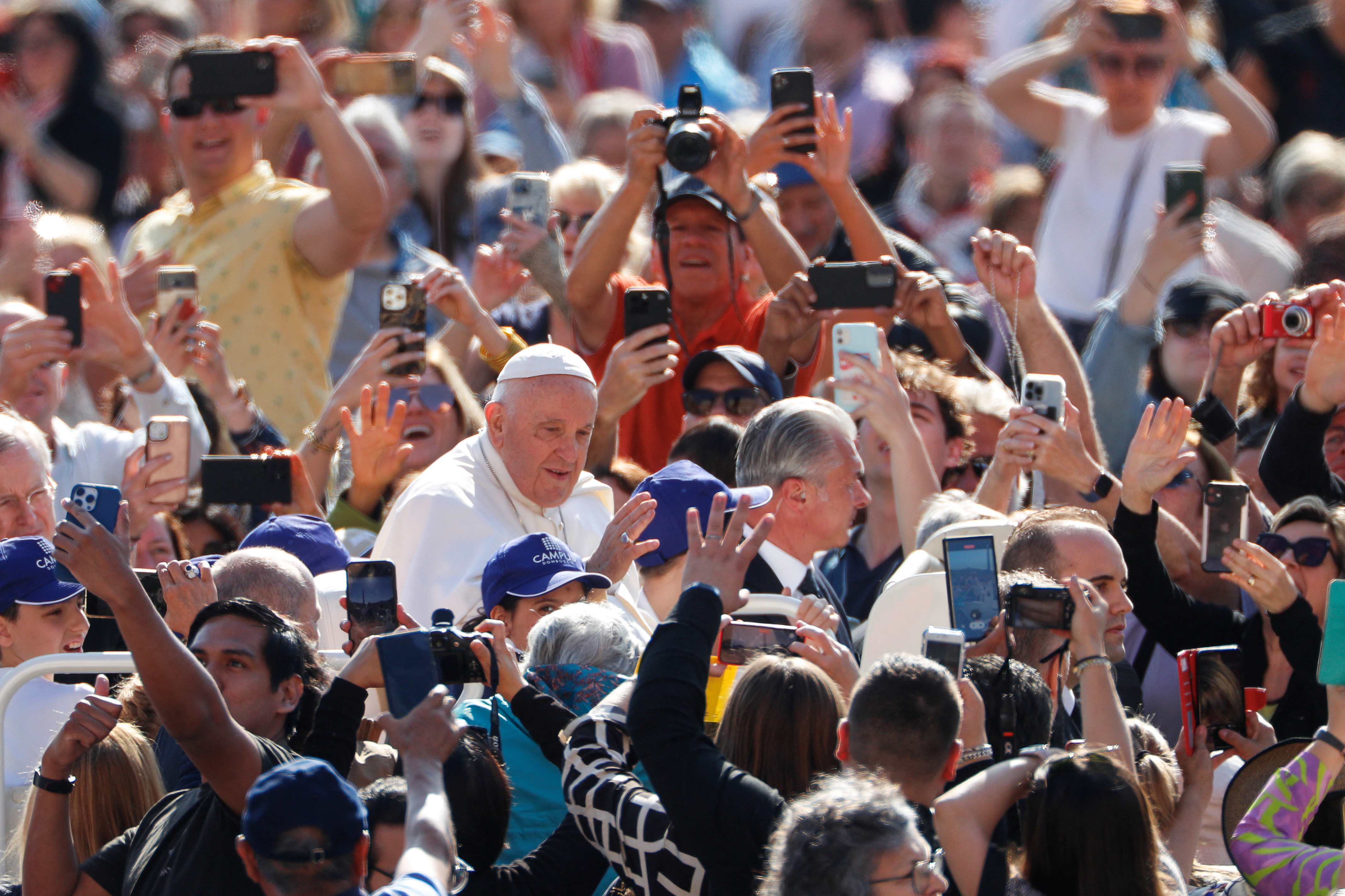 El papa Francisco en la Plaza de San Pedro del Vaticano, 24 de mayo de 2023. REUTERS/Remo Casilli