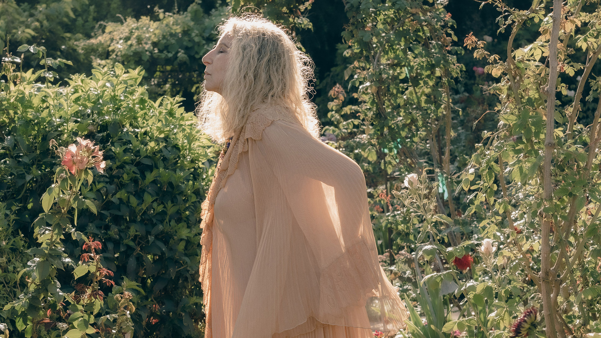 La pareja de artistas que perdió cinco casas y cuatro hectáreas de bosque nativo en los incendios de Epuyén: “No nos quedó nada”