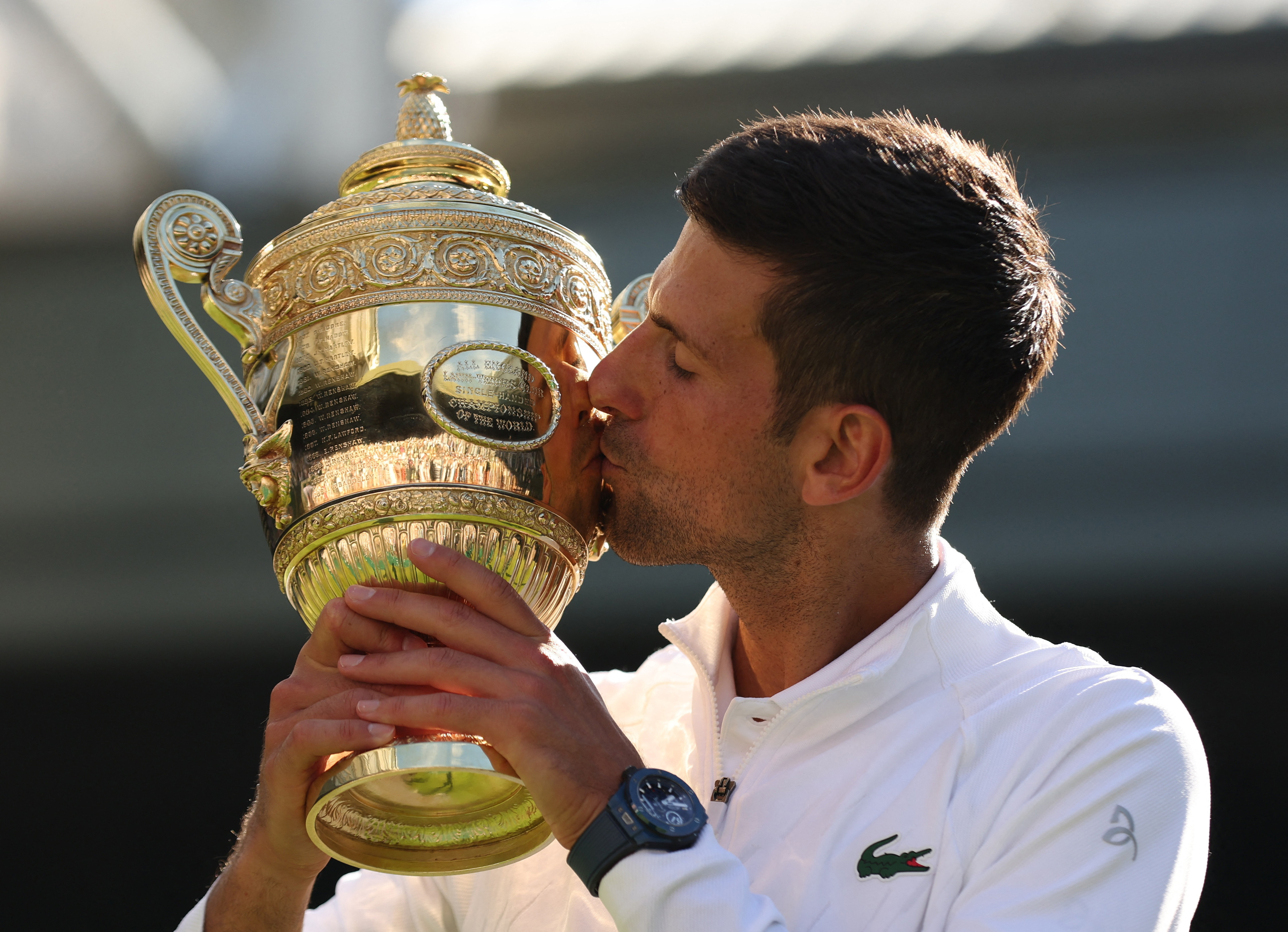 Novak Djokovic derrotó a Nick Kyrgios, confirmó su hegemonía en Wimbledon y sumó su cuarto título consecutivo
