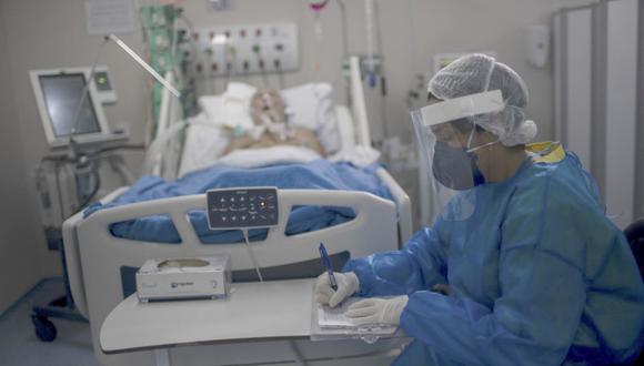 Una unidad de cuidados intensivos en Perú