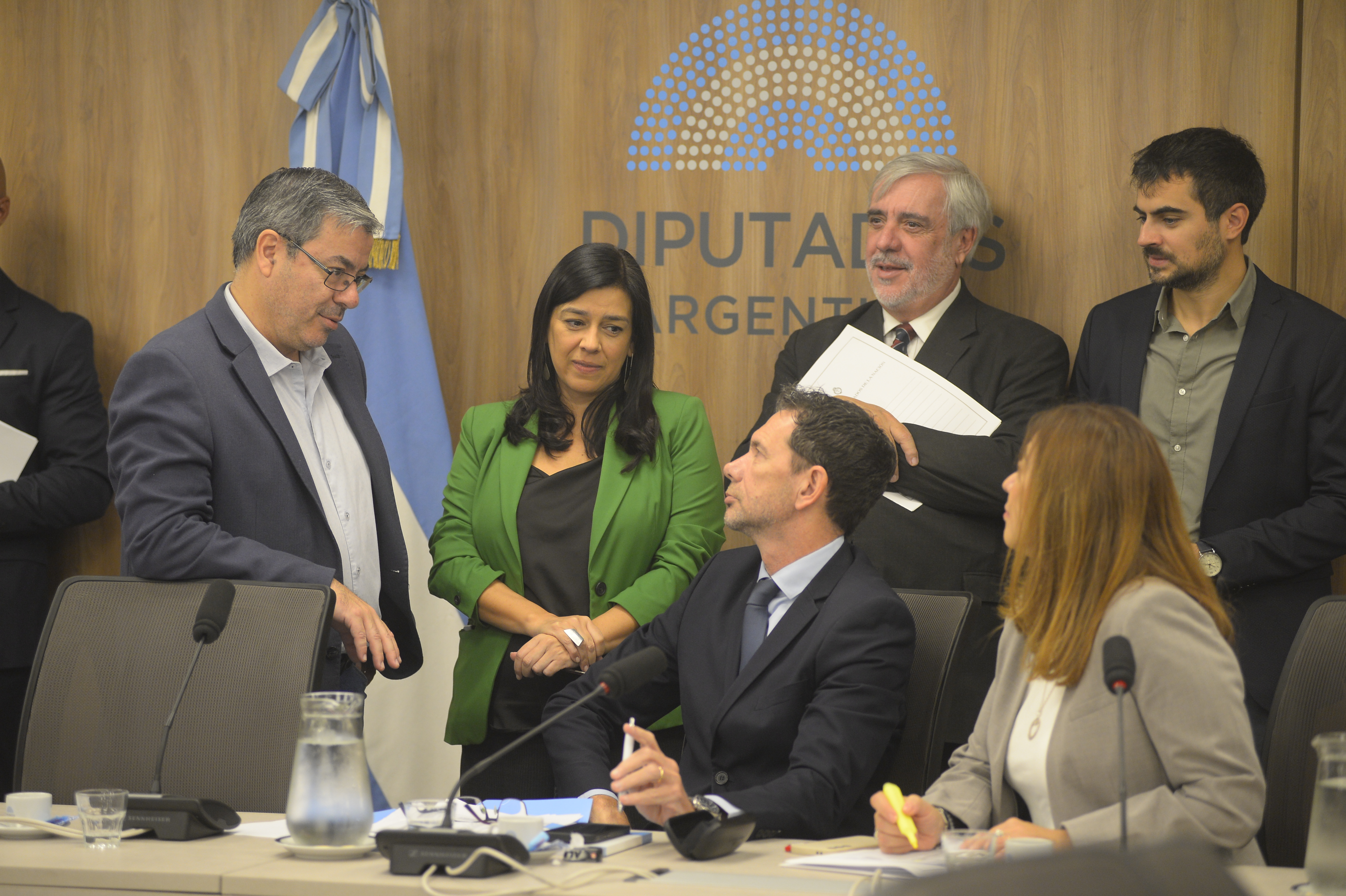 La oposición no logró sacar de la parálisis a la comisión $Libra pero rechaza su cierre