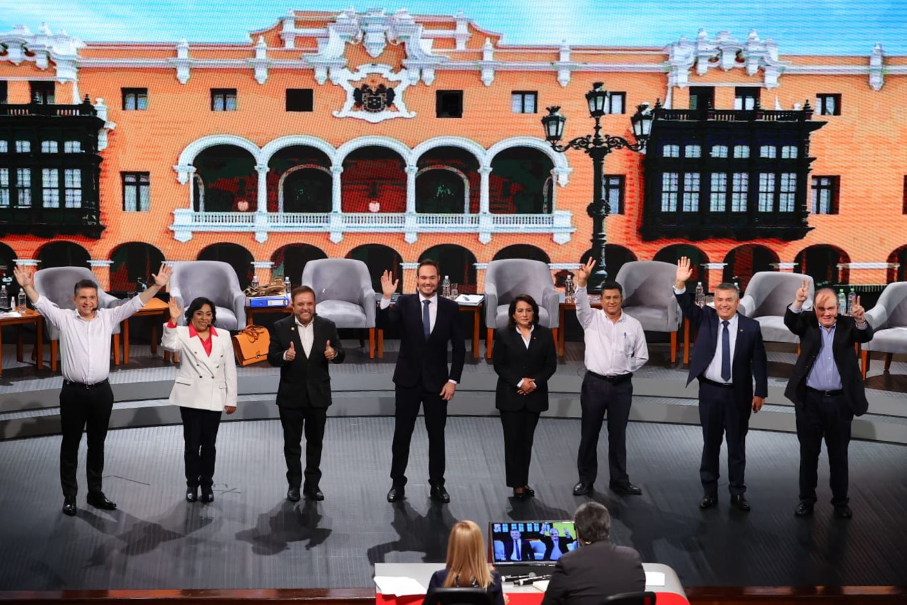 Candidatos a la alcaldía de Lima expusieron sus propuestas en el debate municipal 2022 (ANDINA/Andrés Valle)