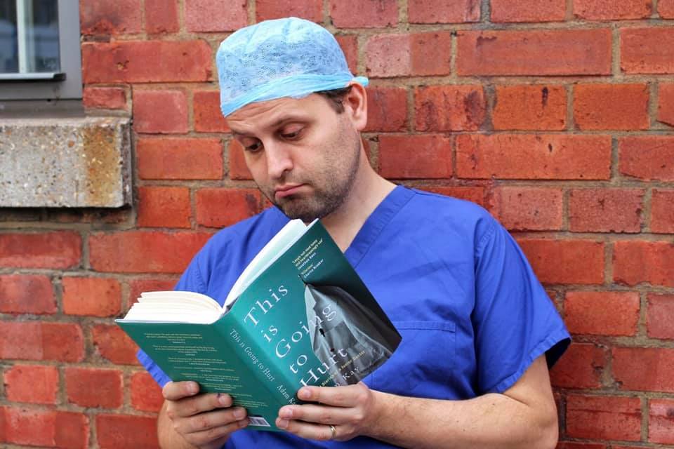 “esto Te Va A Doler” La Obra Con La Que El Médico Adam Kay Desnuda La