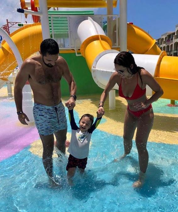 En 2019, la conductora disfrutó unas vacaciones en Quintana Roo con su esposo y su entonces único hijo (Foto: Instagram)