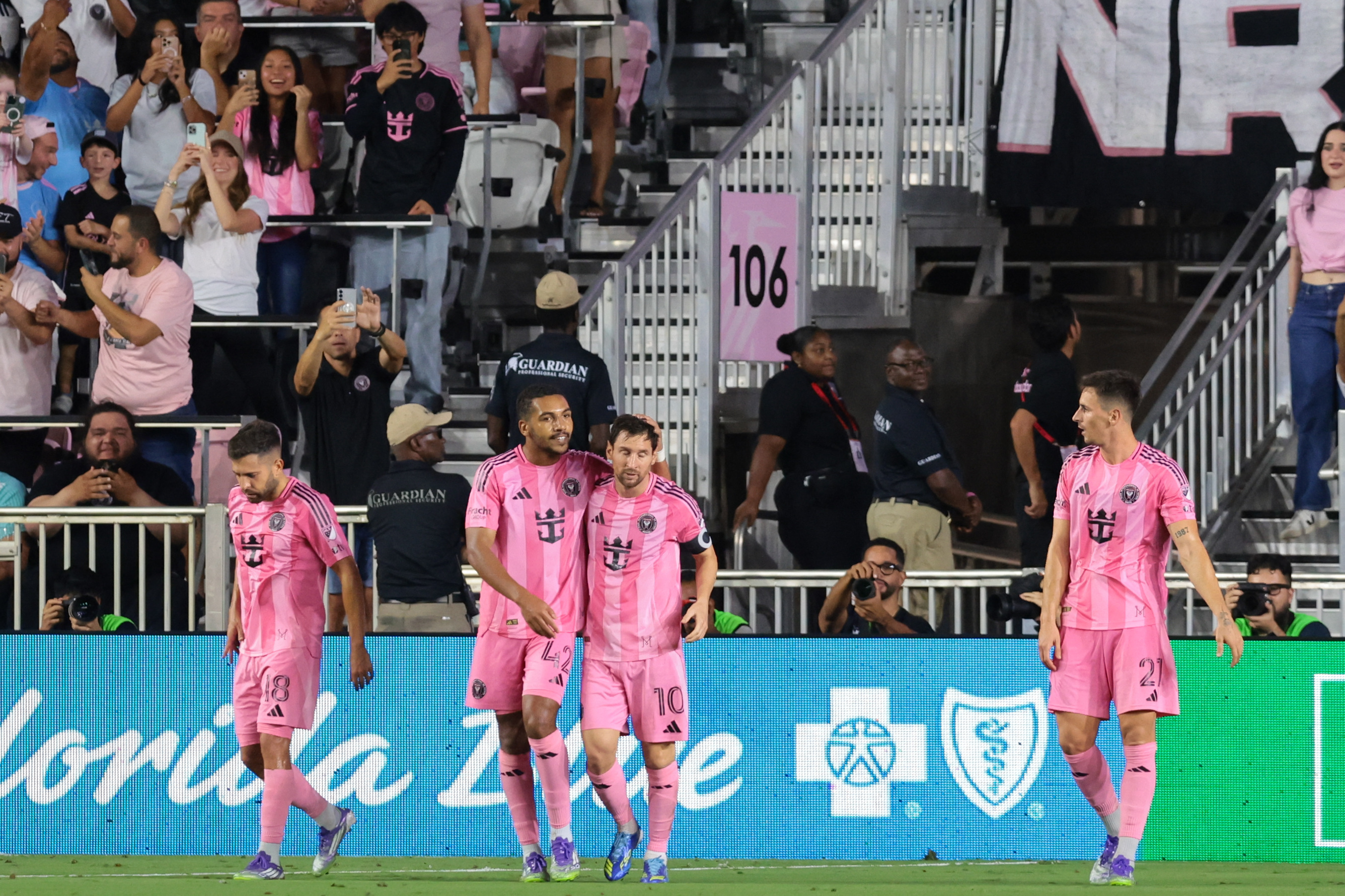 Putin dijo que Rusia está lista si Europa “quiere la guerra” antes de reunirse con enviados de Trump