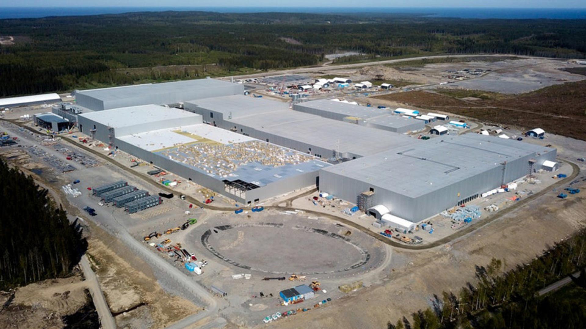La actual fábrica de Northvolt en Suecia, junto a la cual se comenzará a construir en 2022, la que solo se ocupará de reciclar unas 125.000 toneladas de baterías por año 