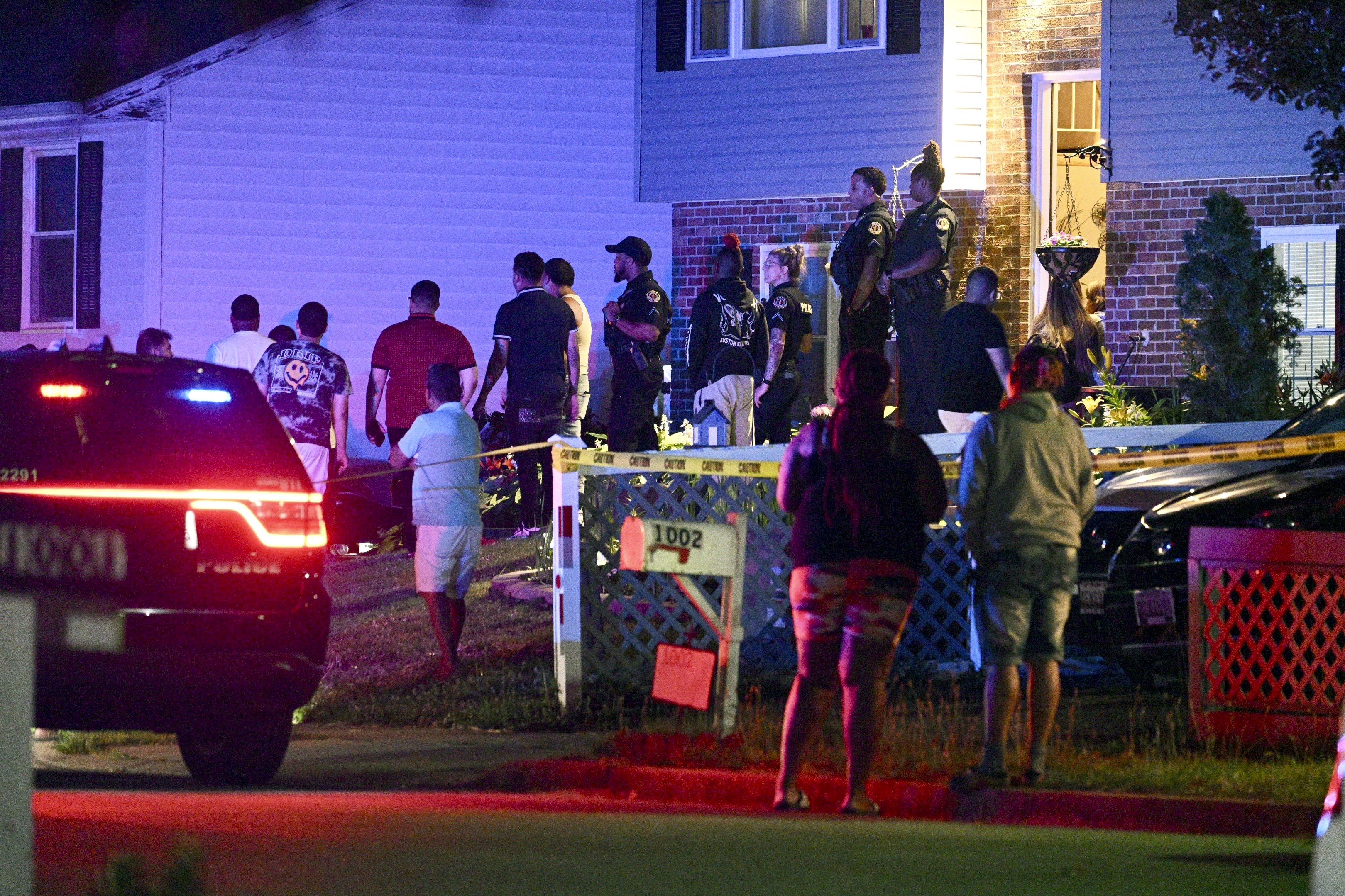 Al menos tres muertos y tres heridos dejó un tiroteo masivo en una residencia de Maryland. (AP)