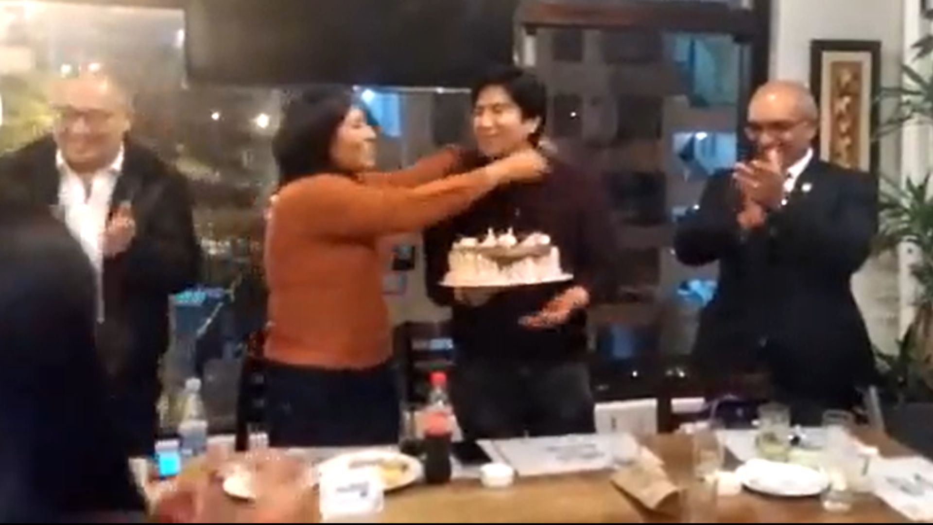 Betssy Chávez fue captada en una celebración de cumpleaños con Abel Sotelo