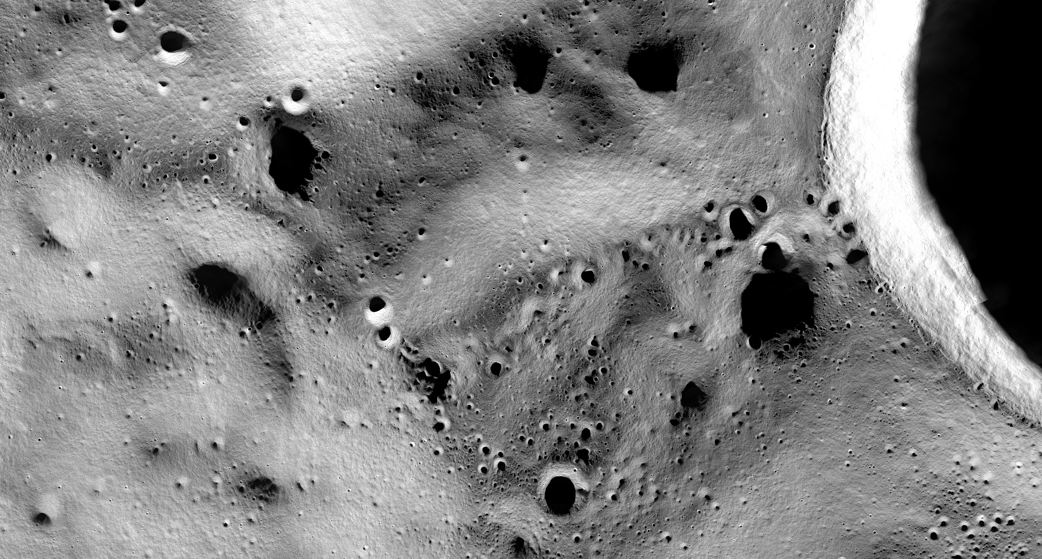 La superficie de la luna tiene una enorme cantidad de oxígeno que podría servir para sostener la vida en la Tierra por millones de años. 
