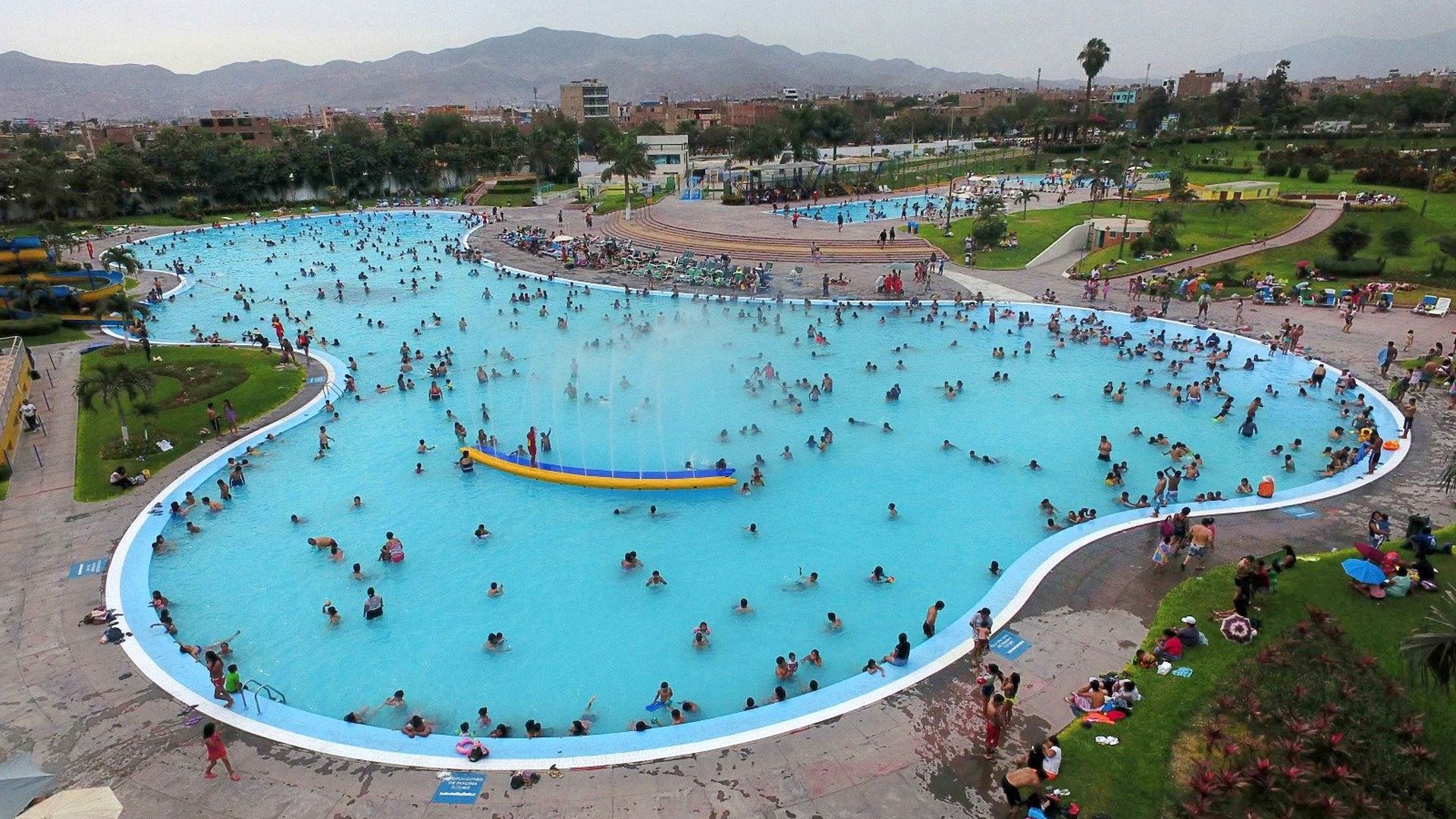 Piscina del Parque Zonal Huiracocha en SJL