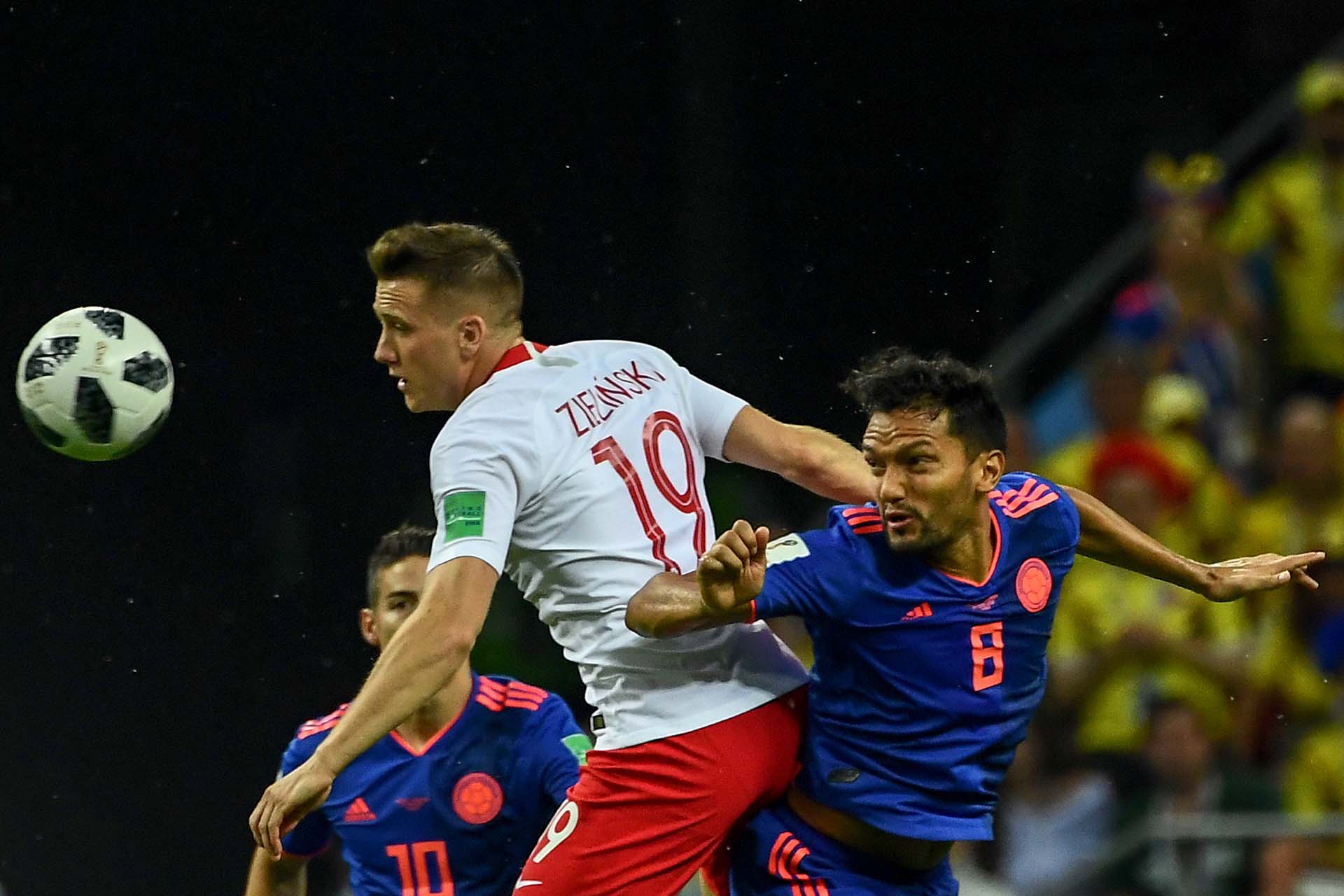 Abel Aguilar espera que James Rodríguez retome su nivel para que le aporte a la selección Colombia / AFP PHOTO / Jewel SAMAD / 