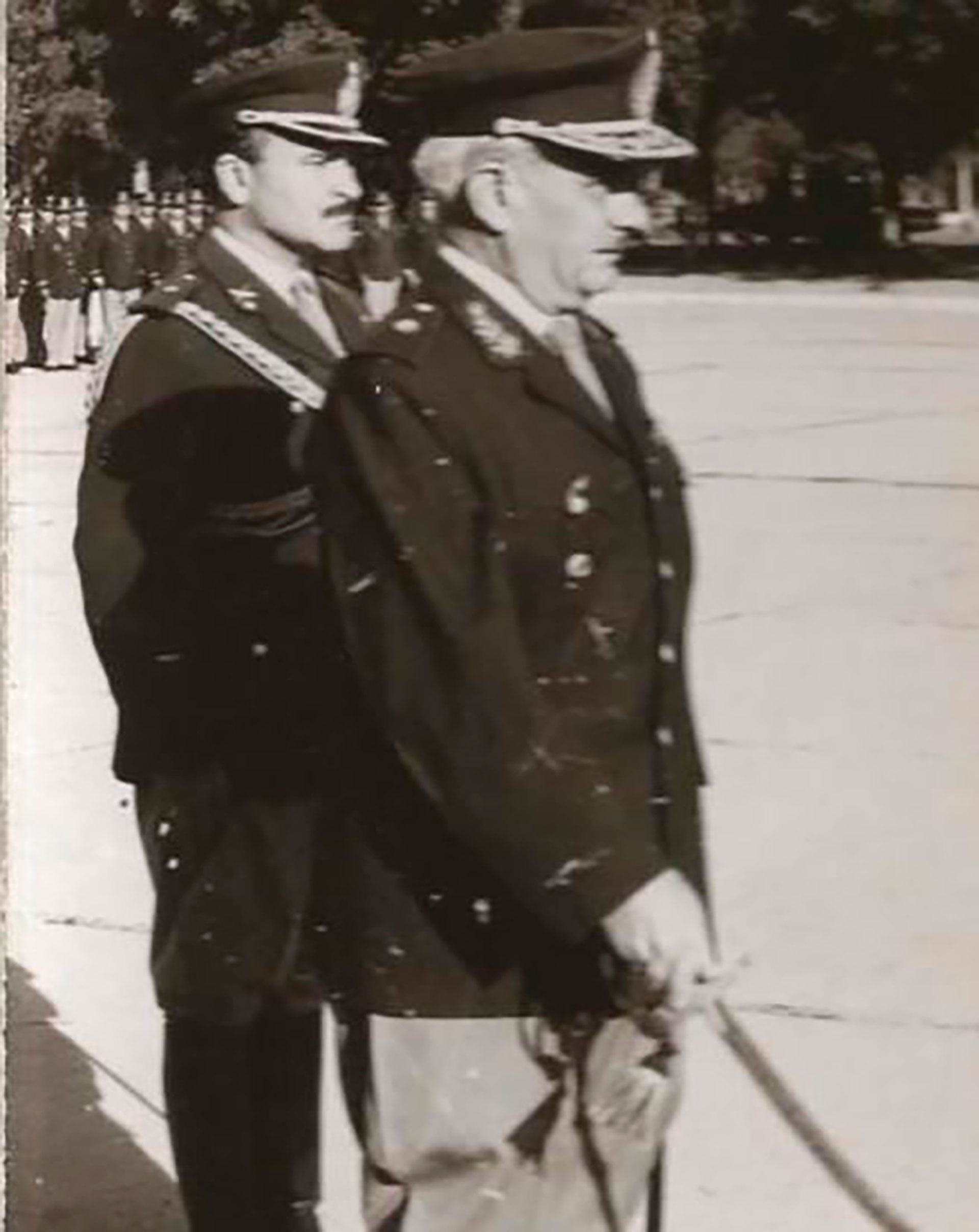 El general Jorge Carcagno y su edecán Antonio Navarro