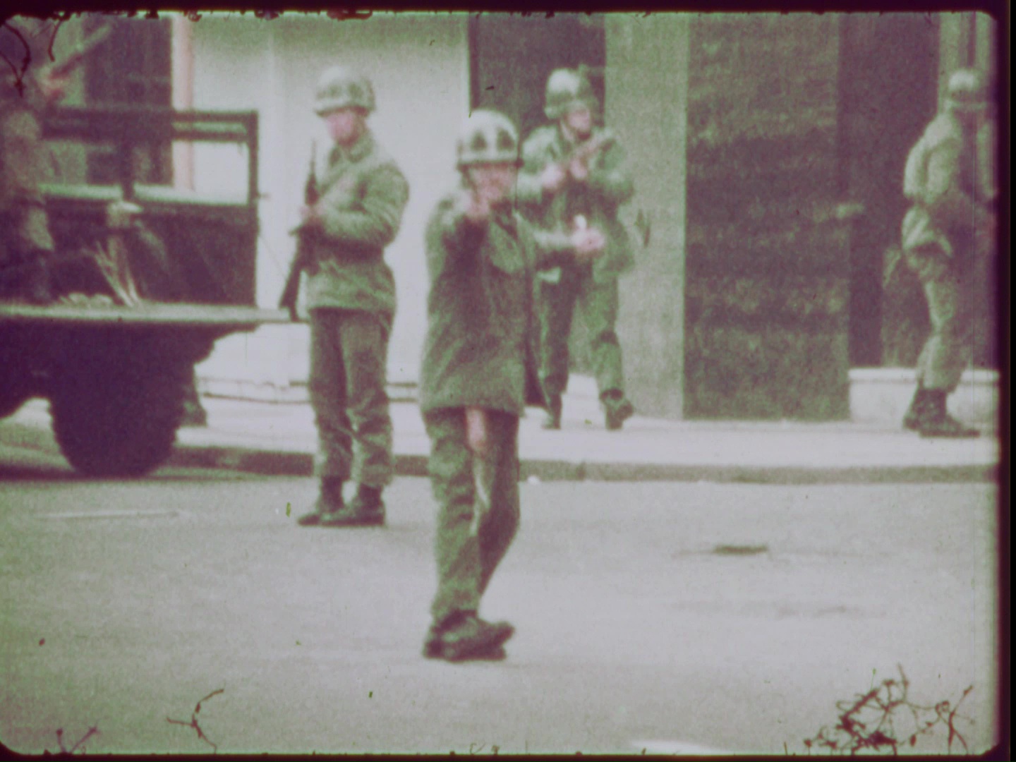 Así fue “El Tanquetazo”, la rebelión contra Salvador Allende, filmada por  un argentino que no soltó su cámara hasta morir - Infobae
