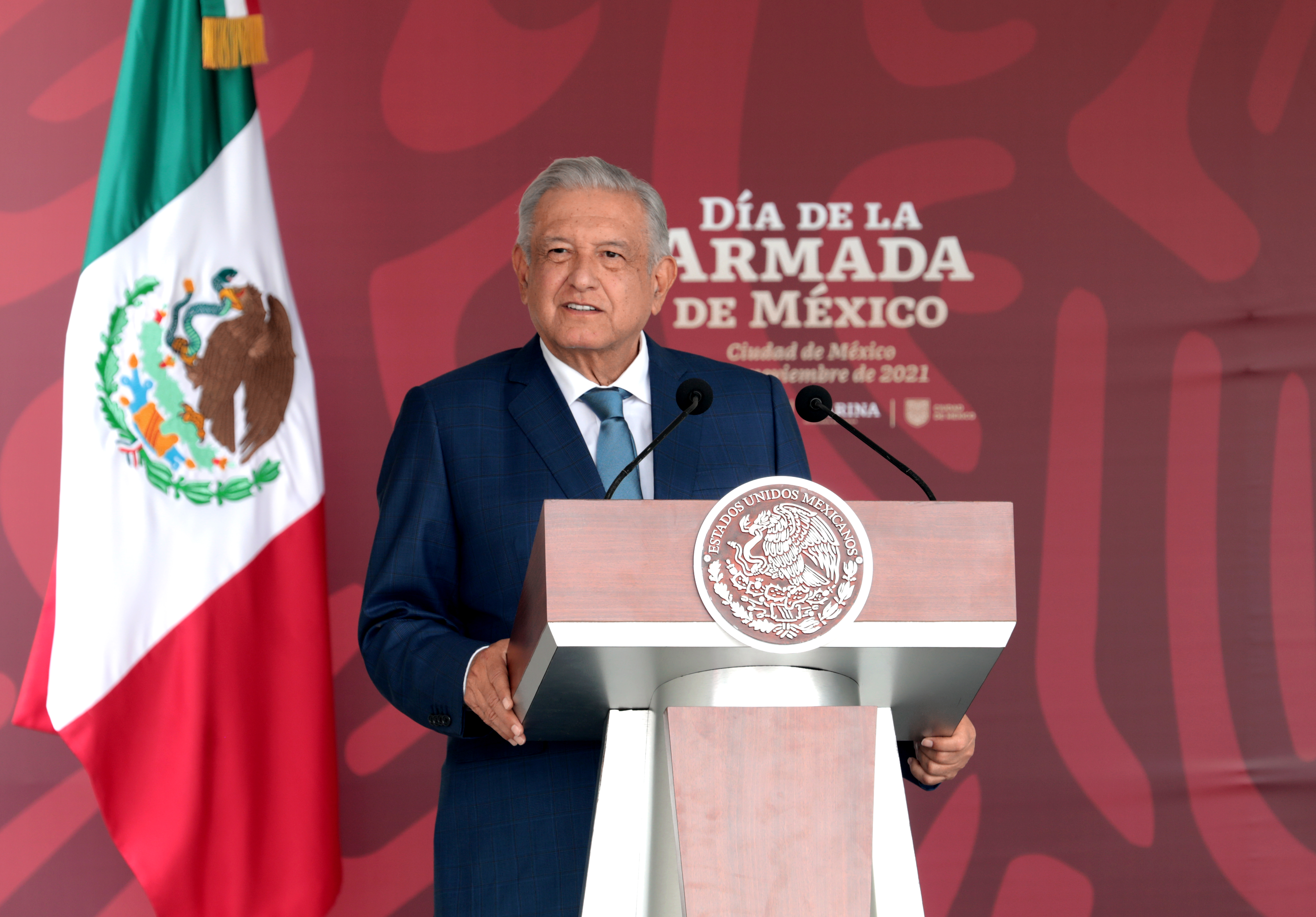 AMLO decidió retirar a Arturo Herrera del dictamen que lo perfilaba como gobernador del Banco de México (Foto: Presidencia)

