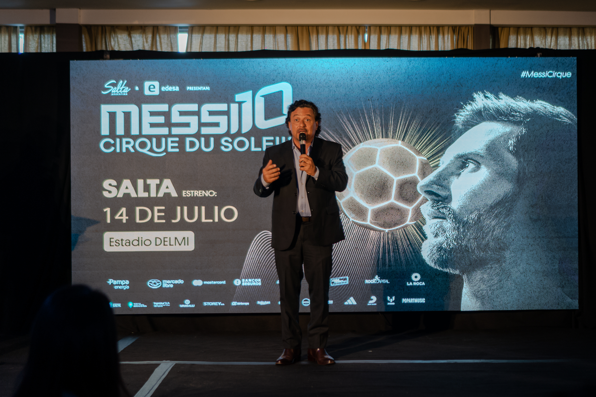 El gobernador de Salta, Gustavo Saenz, estuvo presente en el acto del desembarco de Messi10