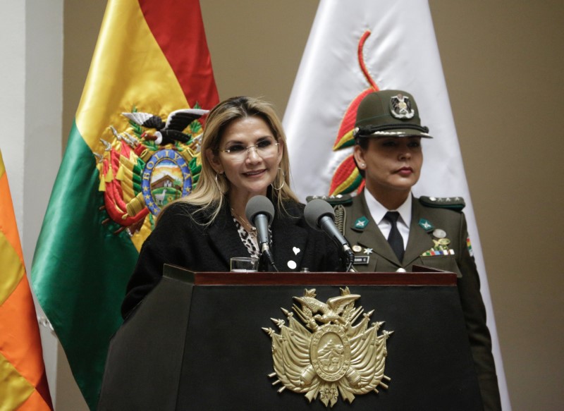 La presidenta interina de Bolivia, Jeanine Añez, habla durante una ceremonia en el palacio presidencial en La Paz, Bolivia. 13 de marzo, 2020. REUTERS/David Mercado