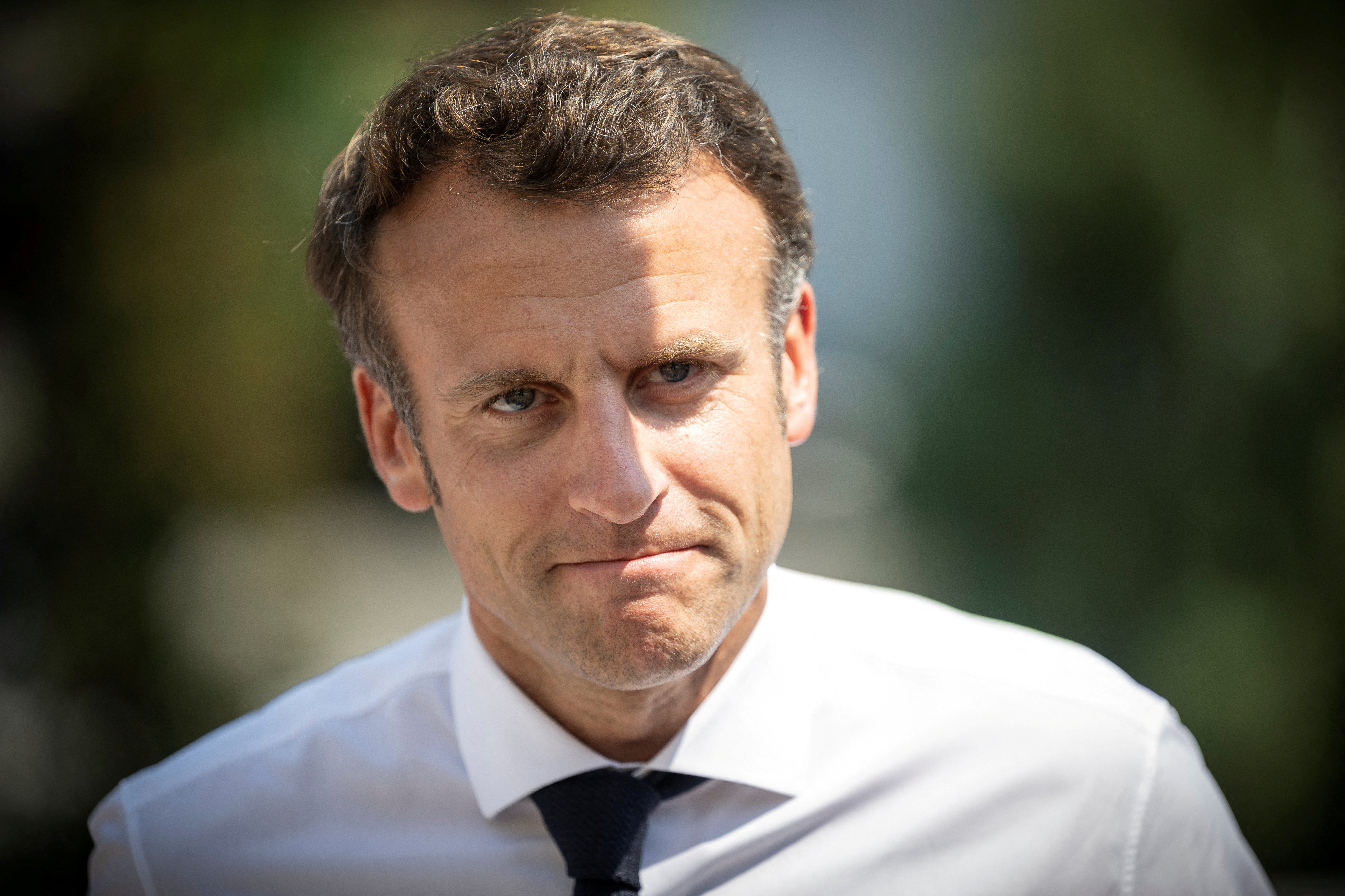 El presidente francés, Emmanuel Macron, intenta preparar al país a un otoño e invierno “duros”