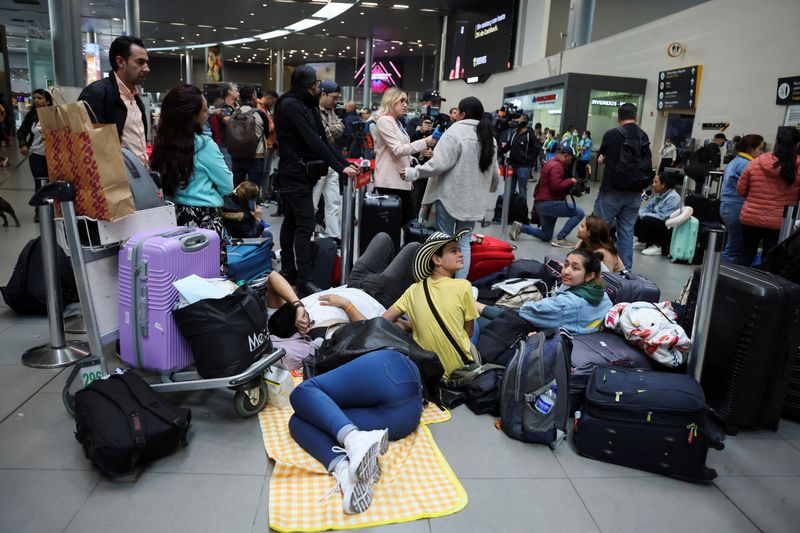Cese de operaciones de Viva Air tiene en crisis a las agencias de viajes: reclaman $4.000 millones en tiquetes vendidos