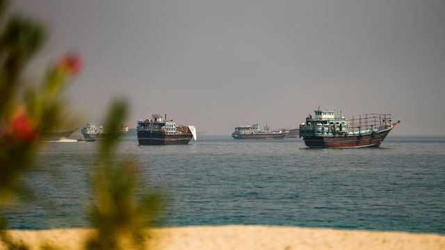 Un superpetrolero saudí fue interceptado en el estrecho de Ormuz tras un incidente con \