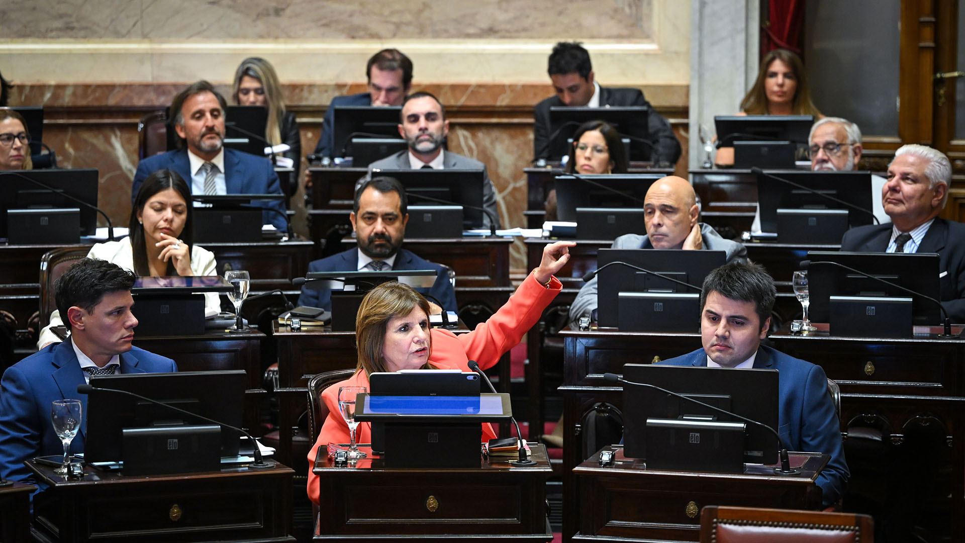 El Vaticano amenazó con excomulgar a la Fraternidad San Pío X si consagra obispos sin aval papal