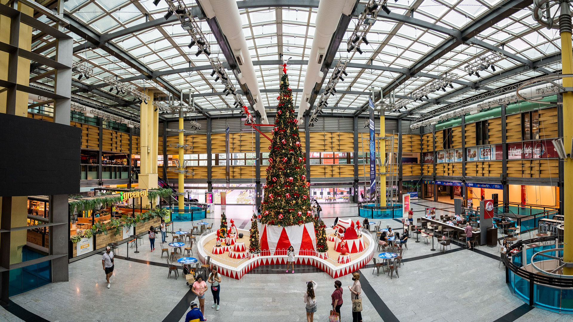 Los shoppings se preparan para la Navidad, incluyendo un calendario de jornadas extendidas