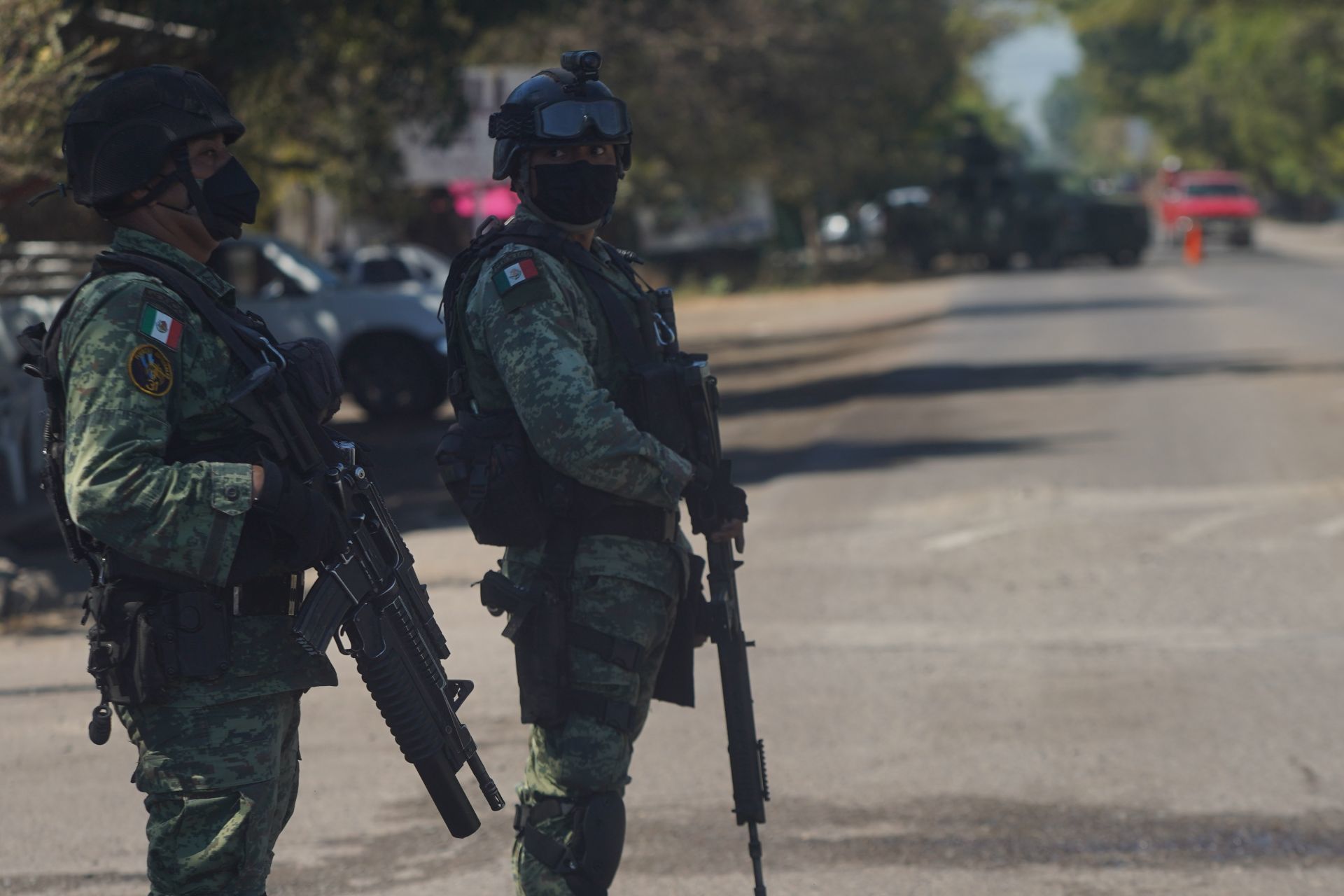 Las autoridades recibieron un reporte de la presencia de hombres armados en las calles de la localidad. (FOTO: JUAN JOSÉ ESTRADA SERAFÍN/CUARTOSCURO)