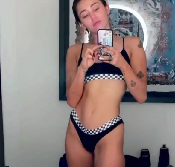 Hoy en día, Miley Cyrus no para de presumir su cuerpo. (Foto: @mileycyrus/ Instagram)