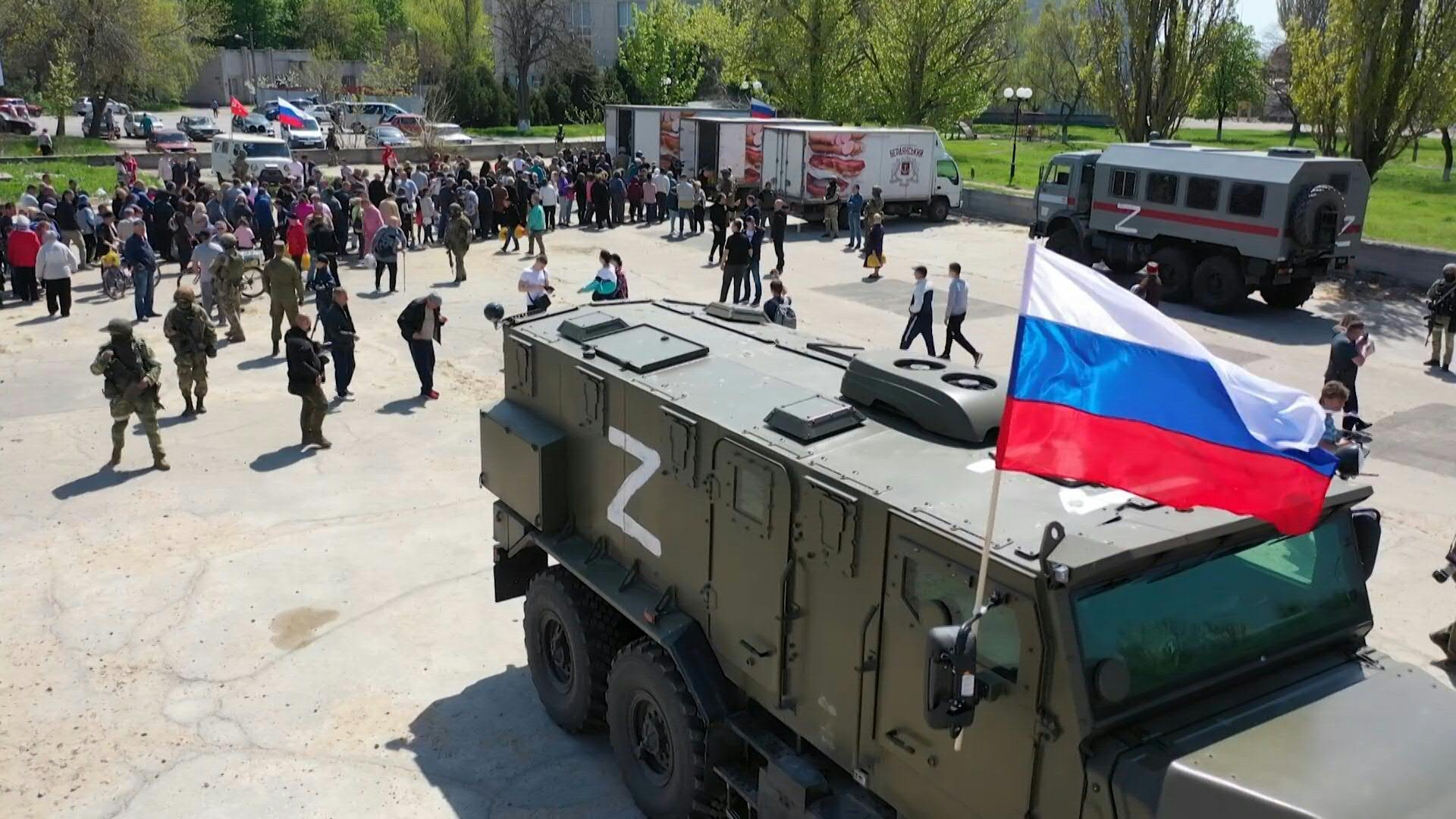 Las ciudades de Berdiansk, en el mar de Azov, y Melitópol son controladas por autoridades prorrusas. Allí, sus habitantes afirman que fueron conquistadas casi sin resistencia por lo que los servicios públicos funcionan y se vive una suerte de transición.