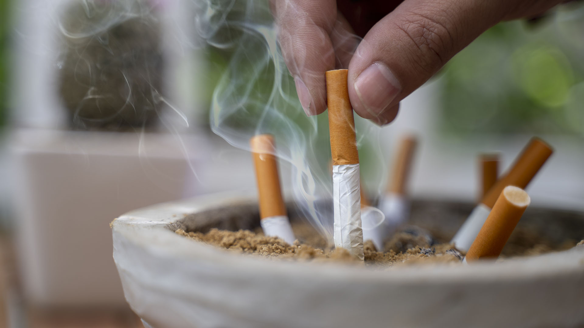 Humo de tercera mano en el consumo de tabaco: dura más de lo que se cree y daña la salud humana 
