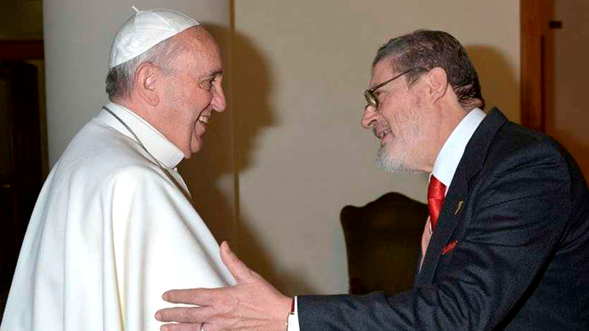 El papa Francisco con Fabrizzio Socorsi, su médico personal desde 2015 (Vatican Media)