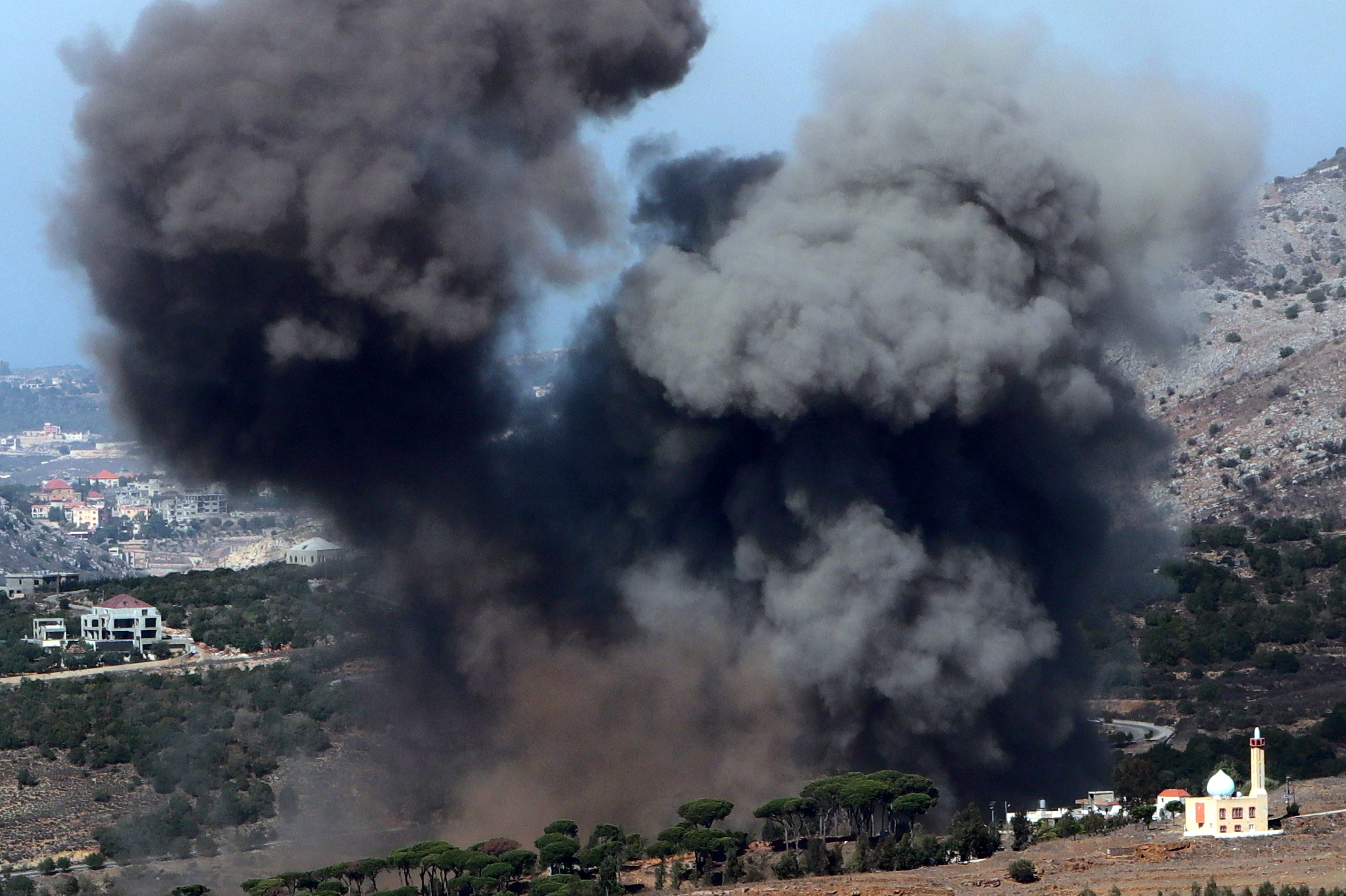 Hurlingham: buscan a un hombre por un feroz ataque a tiros que terminó con un muerto y un herido