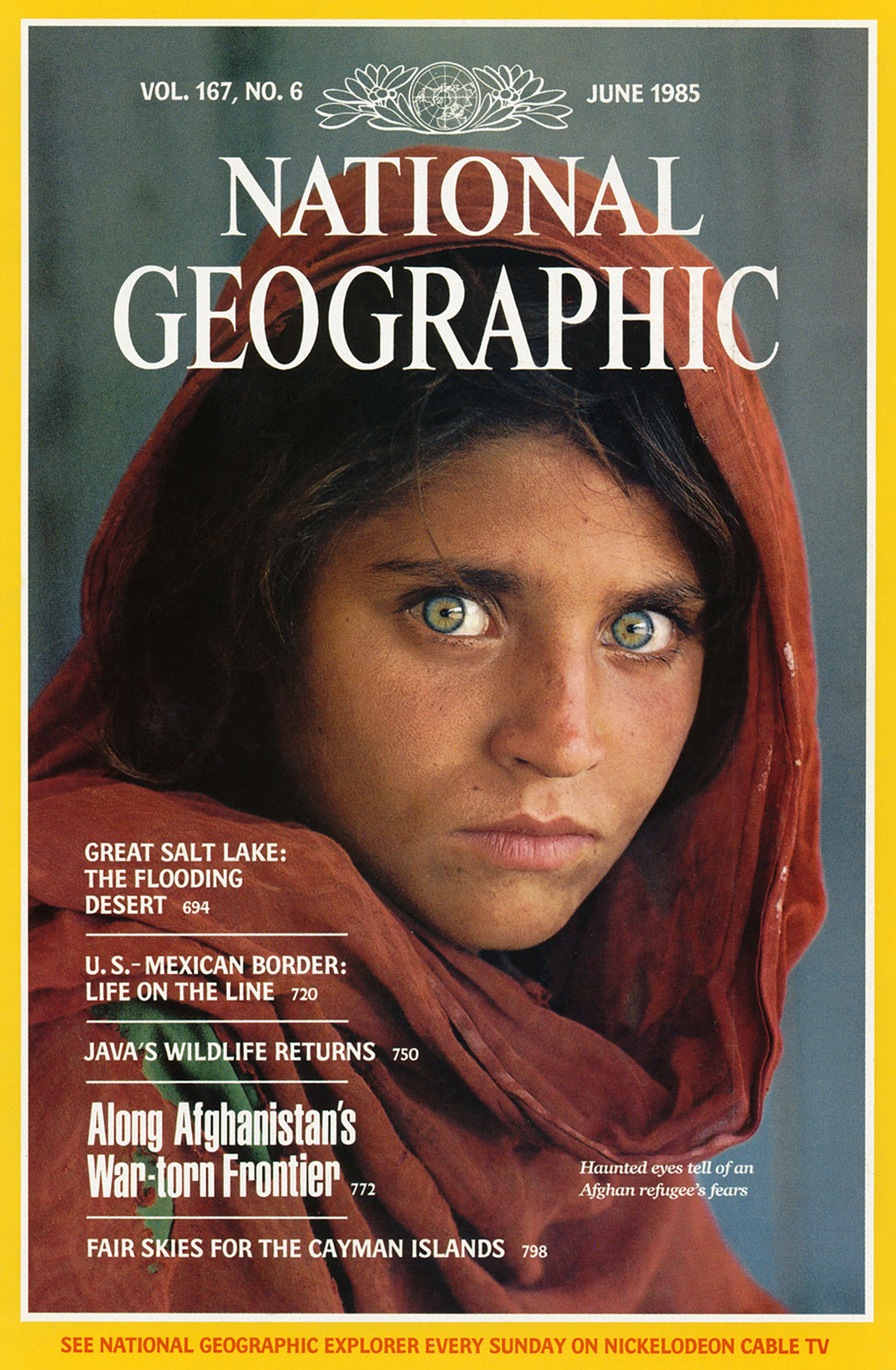 La portada de la revista National Geographic de 1985 con la entonces niña Sharbat Gula y sus impactantes y profundos ojos verdes que se convirtieron en un símbolo de las guerras en Afganistán (Steve McCurry/National Geographic)