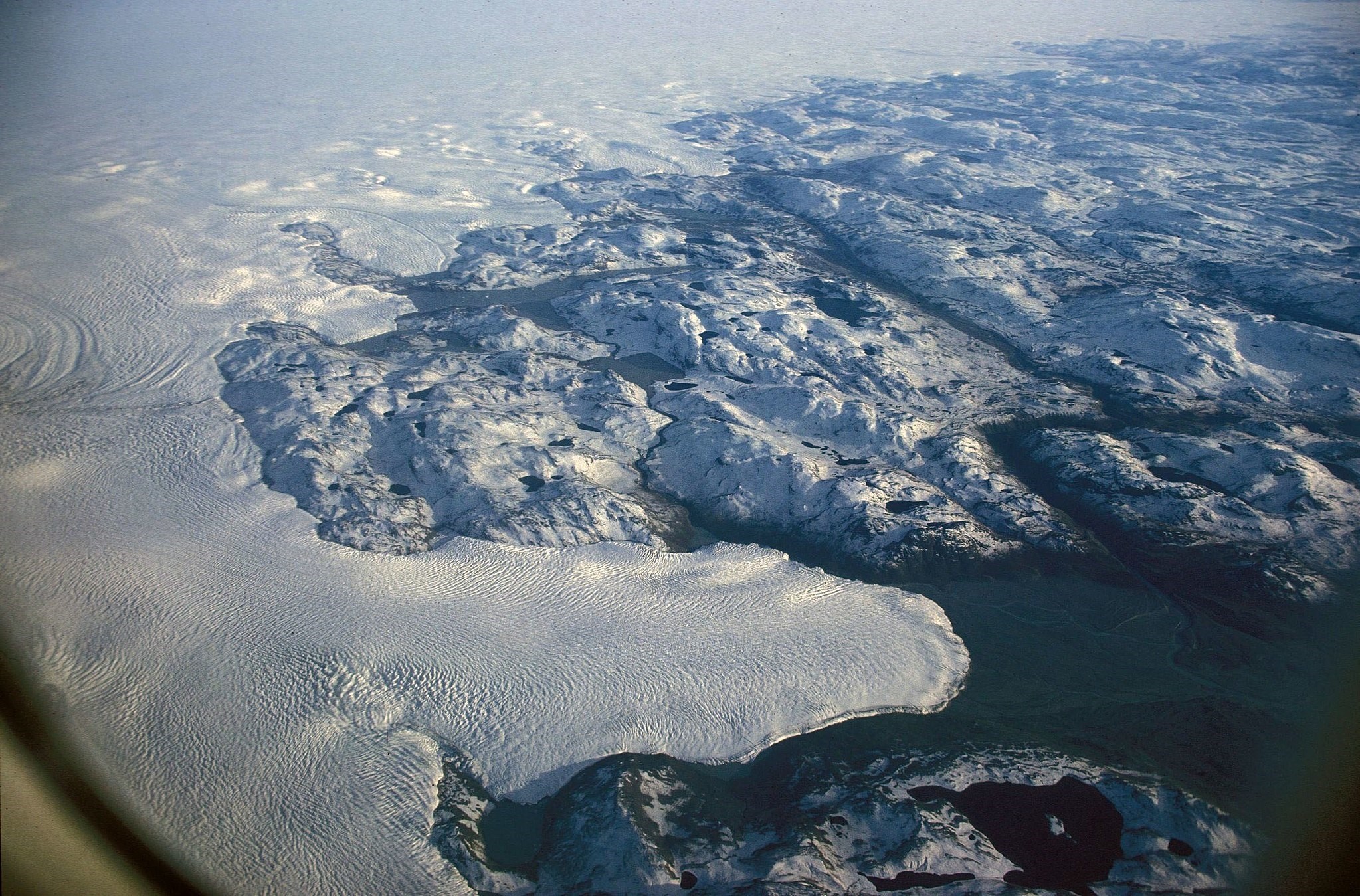 La capa de hielo sobre Groenlandia se reduce año a año. 