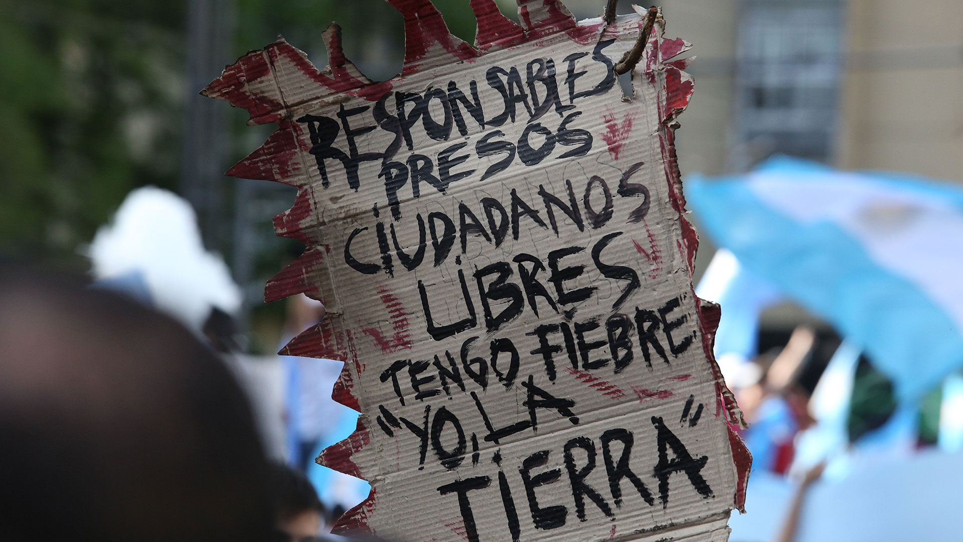 Los mensajes contra el Gobierno se repitieron en diferentes pancartas
