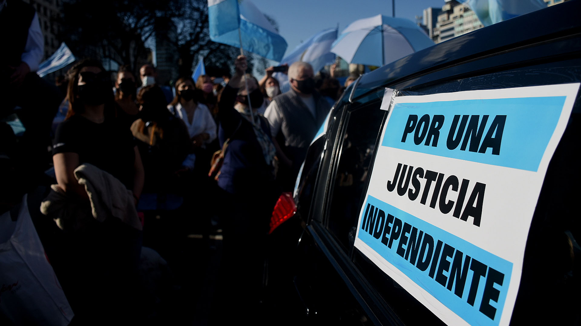 Los últimos cuestionamientos del kirchnerismo a la Justicia fueron repudiados por la gente durante el banderazo