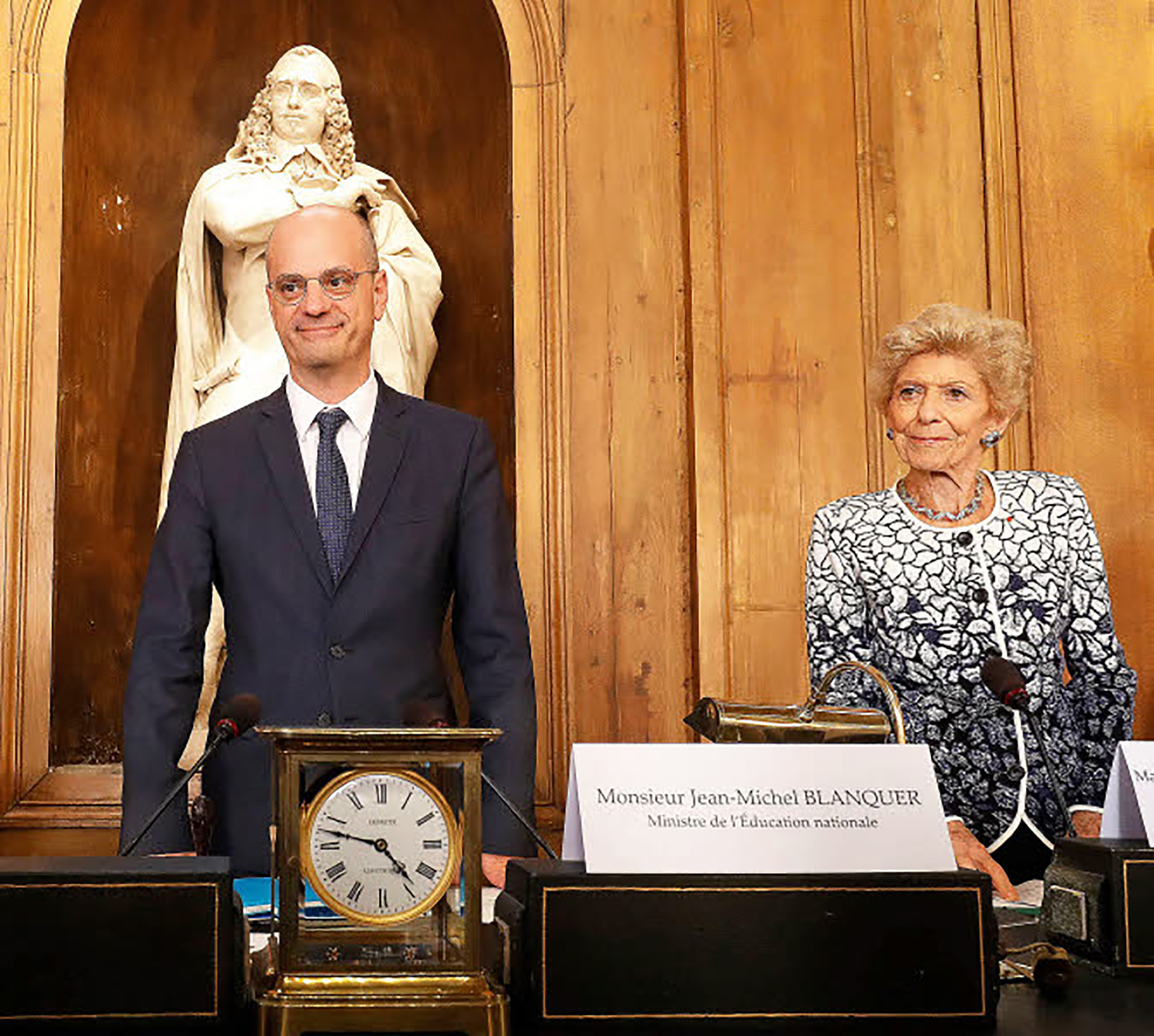 El ministro de Educación de Francia, Jean-Michel Blanquer, junto a Hélène Carrère d'Encausse, en el lanzamiento de una campaña para promover la lectura 