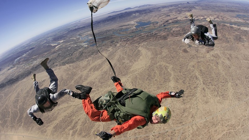 Cuánto Cuesta Saltar En Paracaídas Desde 3 Bellos Destinos Cercanos A