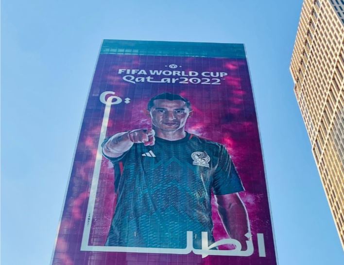 Qatar se prepara para recibir a la Selección Nacional al mostrar un póster monumental de Andrés Guardado