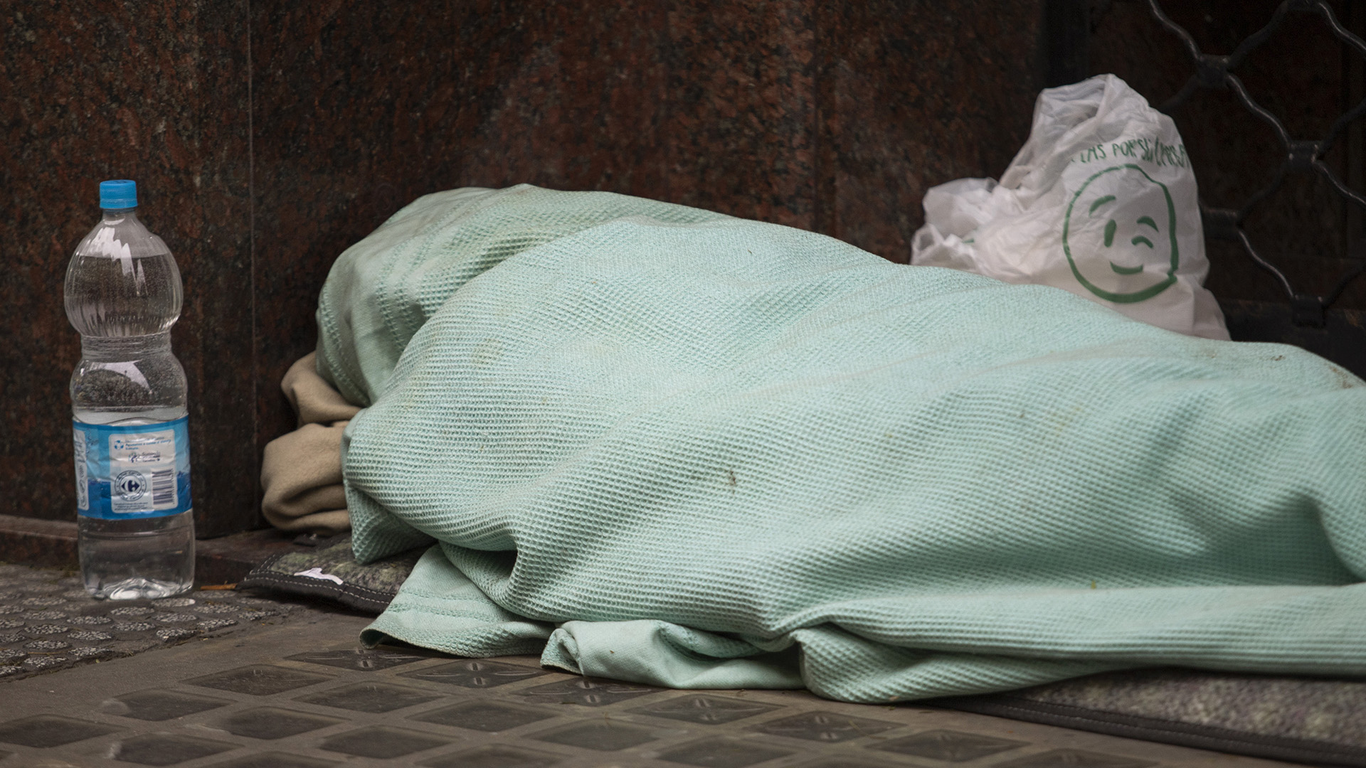 Caen los &iacute;ndices de pobreza pero crece la indigencia en la calle: la Ciudad denuncia falta de infraestructura en la Provincia y reclama fondos millonarios